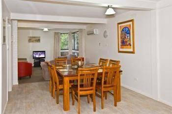 Kingsway Holiday Flats & Gariwerd House. - Yamba Accommodation 4
