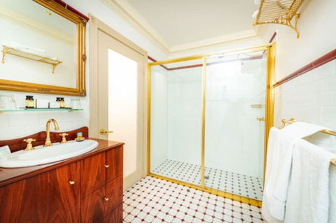Cobb & Co Court Boutique Hotel - Yamba Accommodation 6