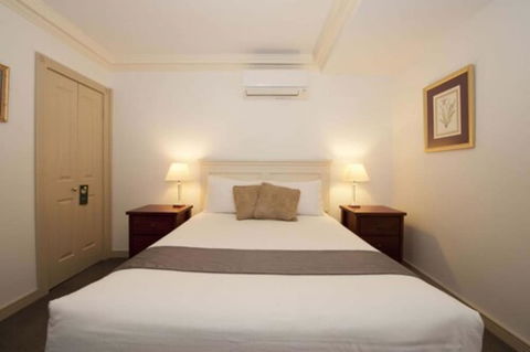 Cobb & Co Court Boutique Hotel - Yamba Accommodation 3