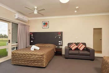 Australian Homestead - Yamba Accommodation 4