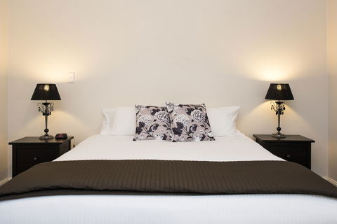 Colonial Court Villas - Yamba Accommodation 1