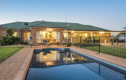 Colonial Court Villas - Yamba Accommodation 3