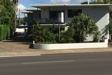 Palm Court Hervey Bay - Yamba Accommodation 1