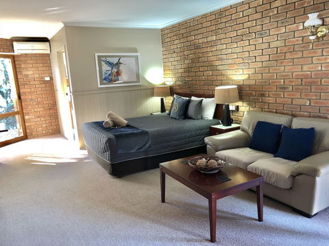 Jolly Swagman Motor Inn Euroa - Yamba Accommodation 6