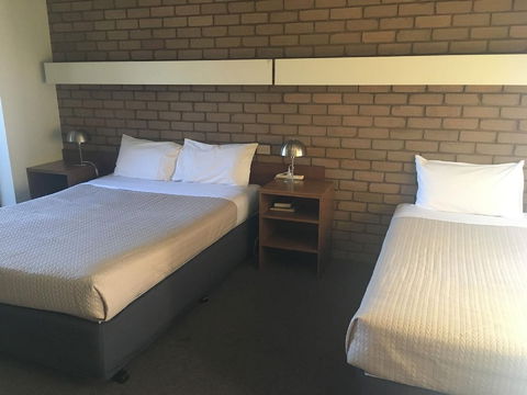 Tudor House Motel - Yamba Accommodation 5