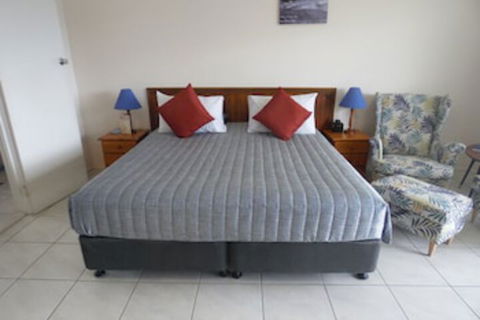 Airlie Court Units - Yamba Accommodation 0