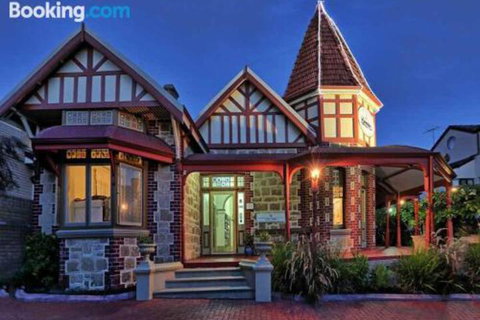 The Witchs Hat - Yamba Accommodation 0