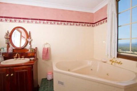 Bimbadeen Mountain Retreat - Yamba Accommodation 4