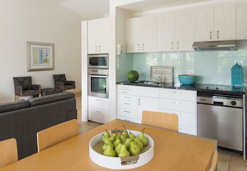 Crest Apartments Byron Bay - Yamba Accommodation 3