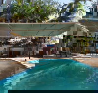 Palm Court Budget Motel Hostel/Backpackers - Yamba Accommodation