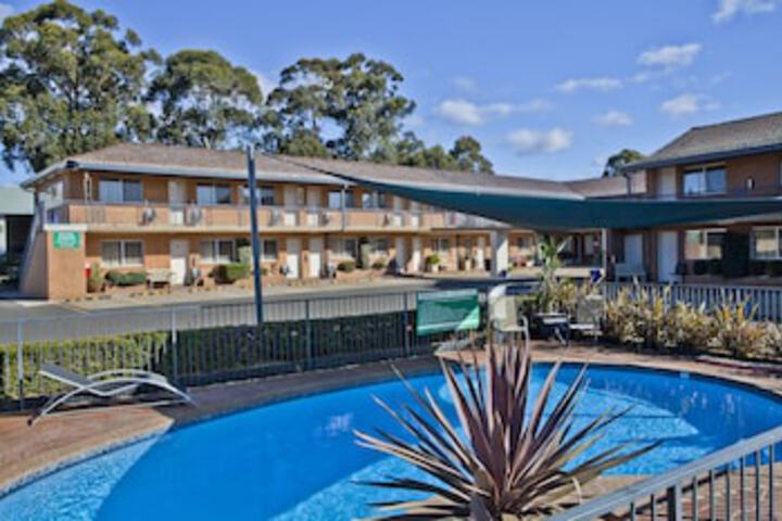 Currans Hill NSW Yamba Accommodation