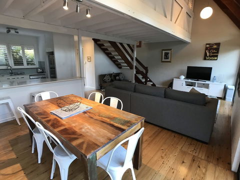 Treetops Everglades Villa - Yamba Accommodation 6