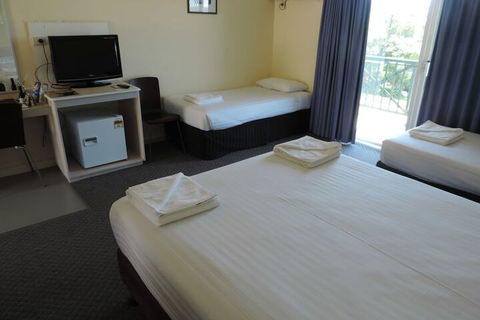 Comfort Inn The Lakes - Yamba Accommodation 5