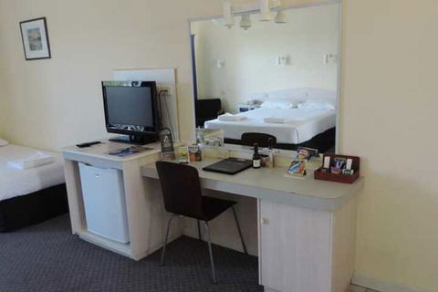 Comfort Inn The Lakes - Yamba Accommodation 4
