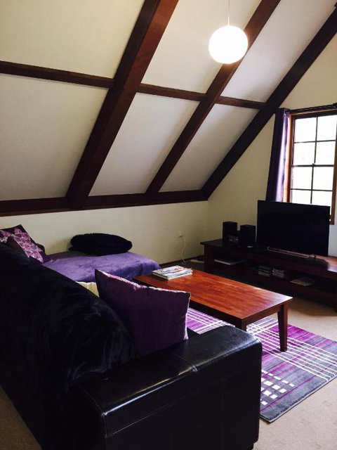 Dancing Waters Cottage - Yamba Accommodation 3