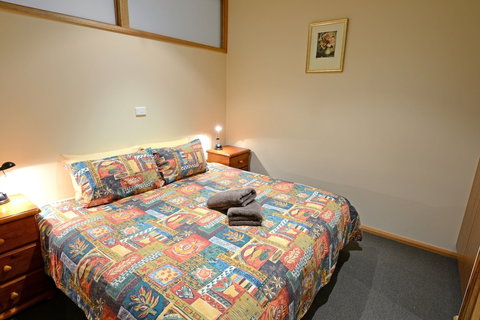 Falls Creek Country Club - Yamba Accommodation 0