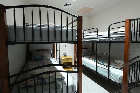 Falls Creek Country Club - Yamba Accommodation 6