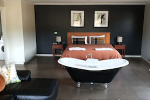 Blaze Rock Retreat - Yamba Accommodation 0