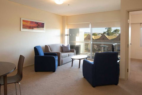 Hume Serviced Apartments - Yamba Accommodation 3