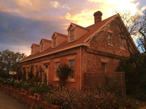 The Racecourse Inn - Yamba Accommodation 1