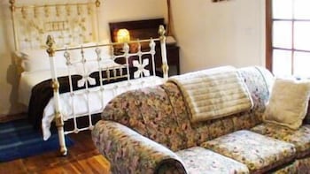 Albury Cottages - Yamba Accommodation 2