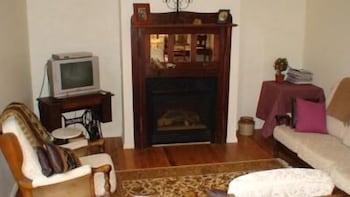 Albury Cottages - Yamba Accommodation 3