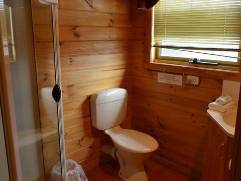 Coles Bay House - Yamba Accommodation 5