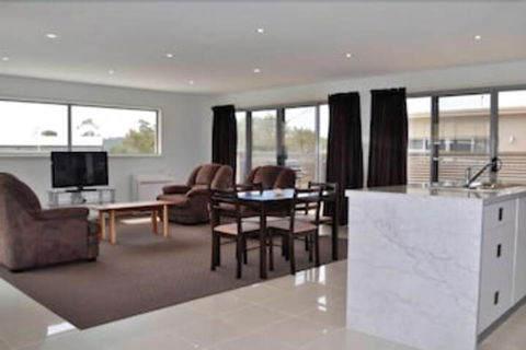 170 Hazards View Unit 1 - Yamba Accommodation 3