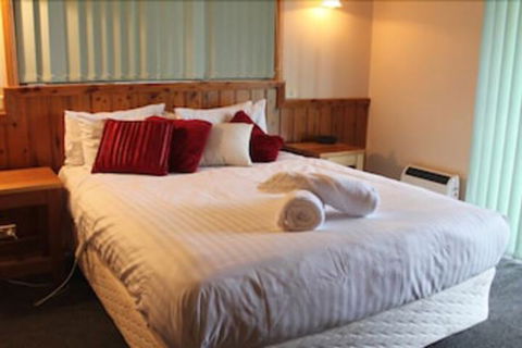 Freycinet Cottage 2 - Yamba Accommodation 2