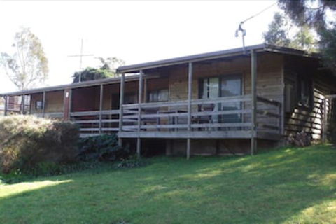 Freycinet Cottage 2 - Yamba Accommodation 0