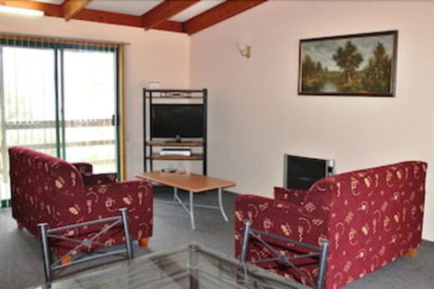Freycinet Cottage 2 - Yamba Accommodation 3