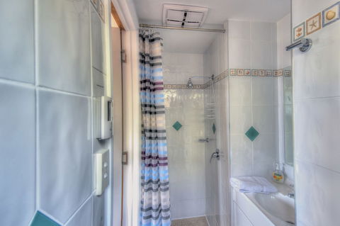 Dove On Freycinet - Yamba Accommodation 6