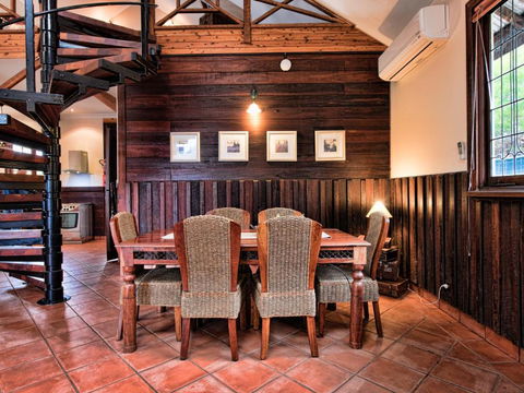 Oak Tree Barn Bridgetown - Yamba Accommodation 1