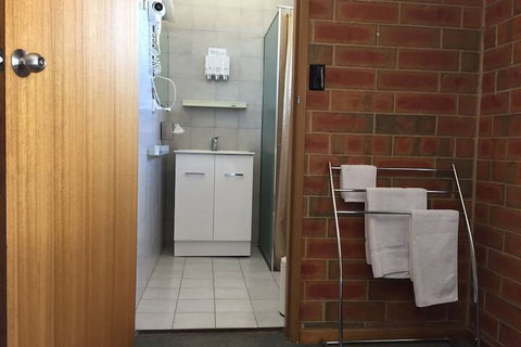 Pooraka Motor Inn - Yamba Accommodation 4