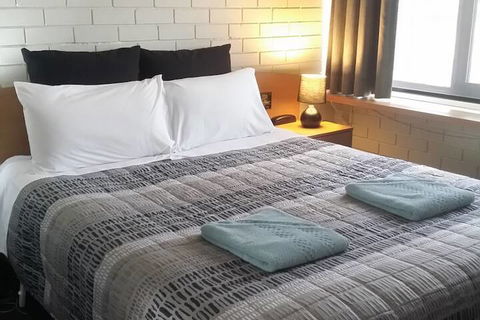 White Manor Motel - Yamba Accommodation 2
