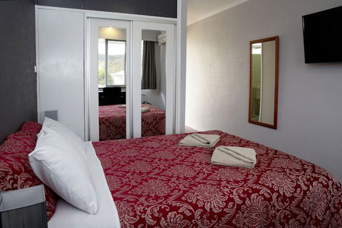 White Manor Motel - Yamba Accommodation 4