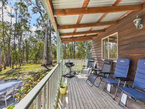 Kangaroo Cottage Cute Accom In Bushland Setting - Yamba Accommodation 2