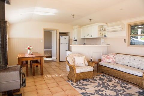 Hillview Cottages - Yamba Accommodation 5