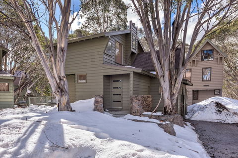 Diamantina - Yamba Accommodation 0