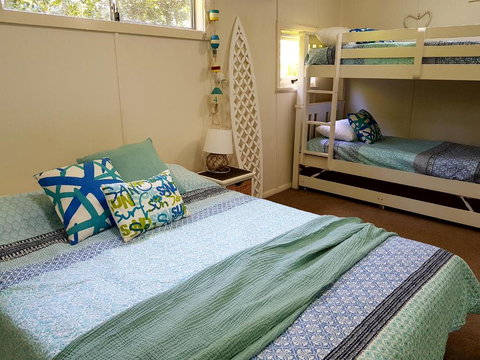 CHILL OUT BEACH HOUSE At FORSTER - Yamba Accommodation 1