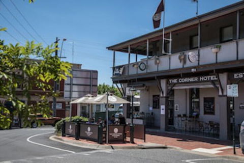 Corner Hotel Alexandra - Yamba Accommodation 0