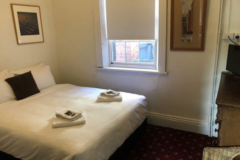 Corner Hotel Alexandra - Yamba Accommodation 5