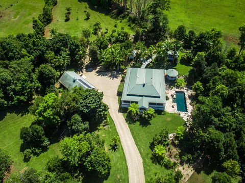 A PERFECT STAY - Bangalla Estate - Yamba Accommodation 1