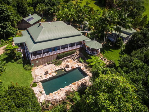 A PERFECT STAY - Bangalla Estate - Yamba Accommodation 0