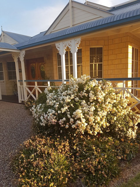 Grovely House Bed & Breakfast - Yamba Accommodation 0