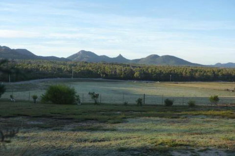 Yakkalla Holiday Cottage - Yamba Accommodation 4