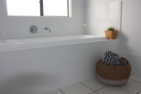 Beach House At Arno - Yamba Accommodation 6