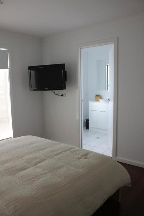 Beach House At Arno - Yamba Accommodation 5