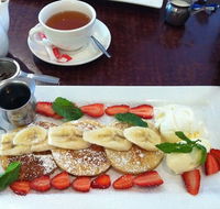 Cafe Les Amoureux - Yamba Accommodation