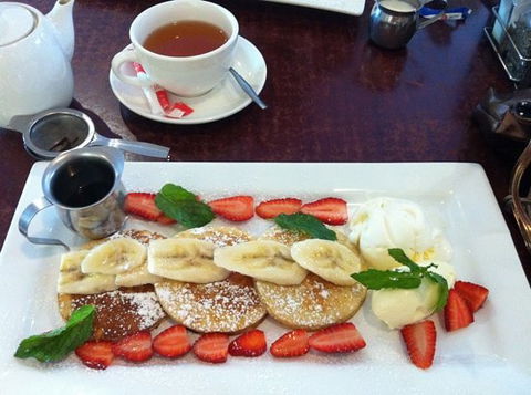 Cafe Les Amoureux - Yamba Accommodation 0